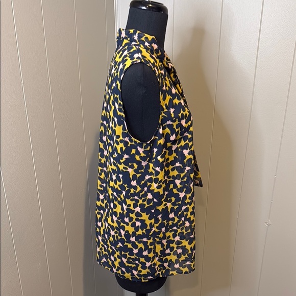 CAbi Women’s Small Yellow Pink and Blue Sleeveless Polo Blouse Neck Tie Pleated - Picture 3 of 6